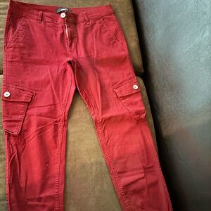 Burgundy Women’s size 10-12 RUE 21 cargo pants, excellent used condition